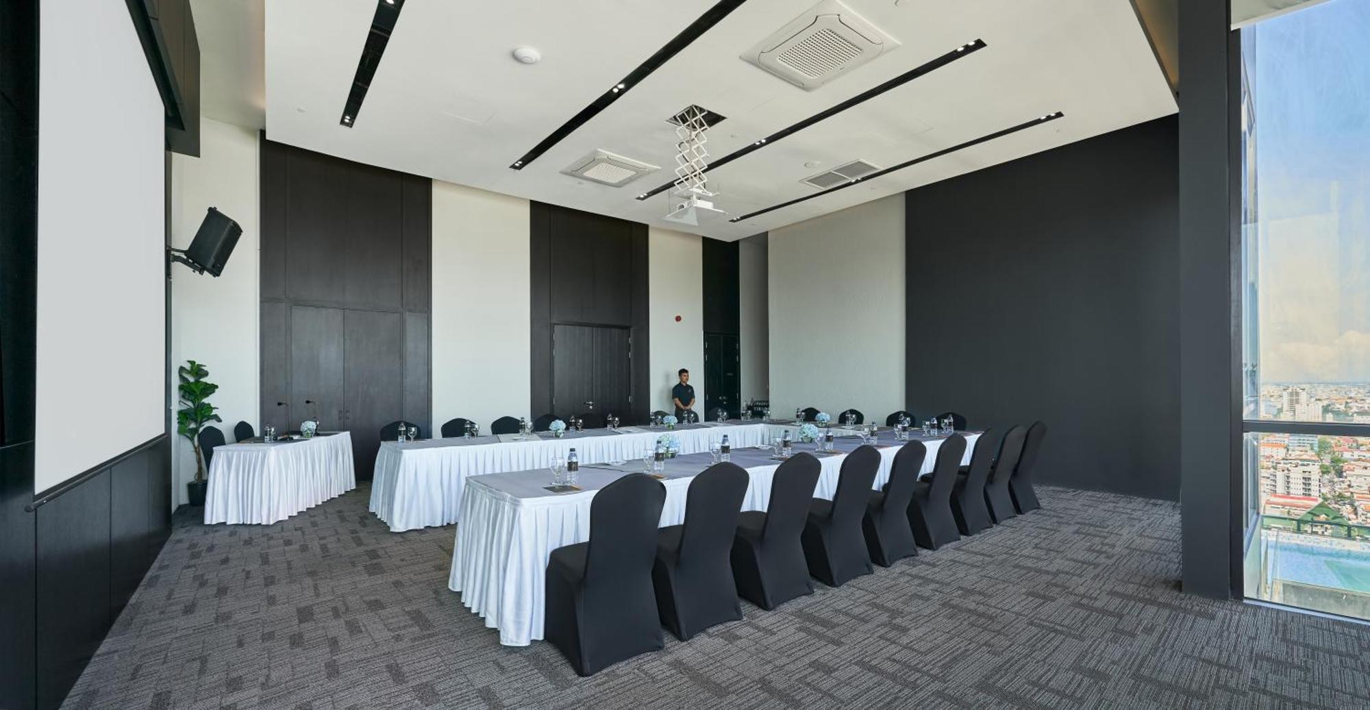 Luxcity Hotel & Apartment Phnom Penh Eksteriør bilde