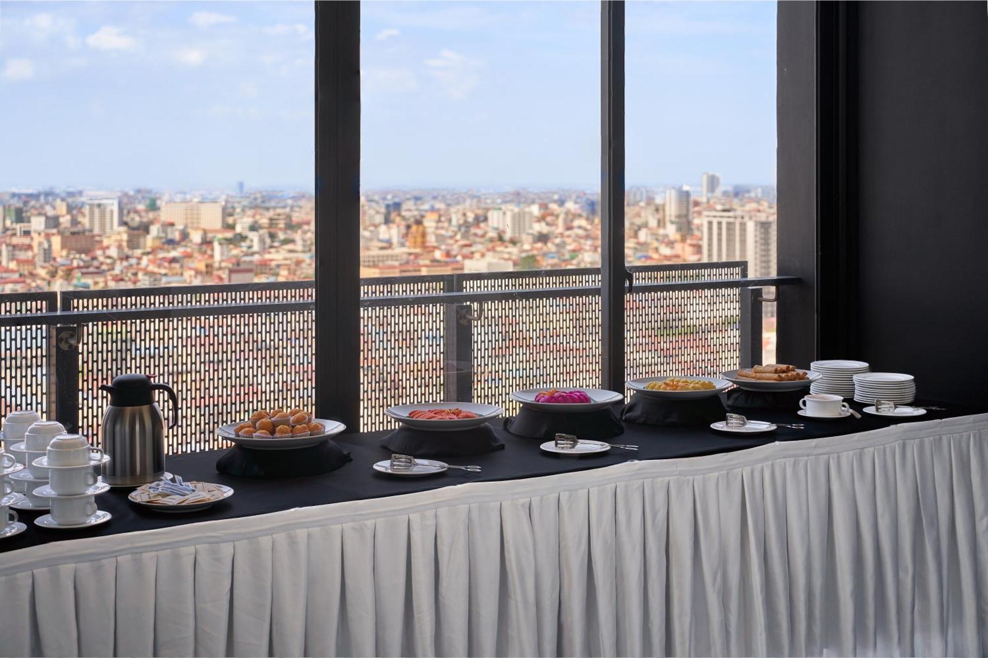 Luxcity Hotel & Apartment Phnom Penh Eksteriør bilde
