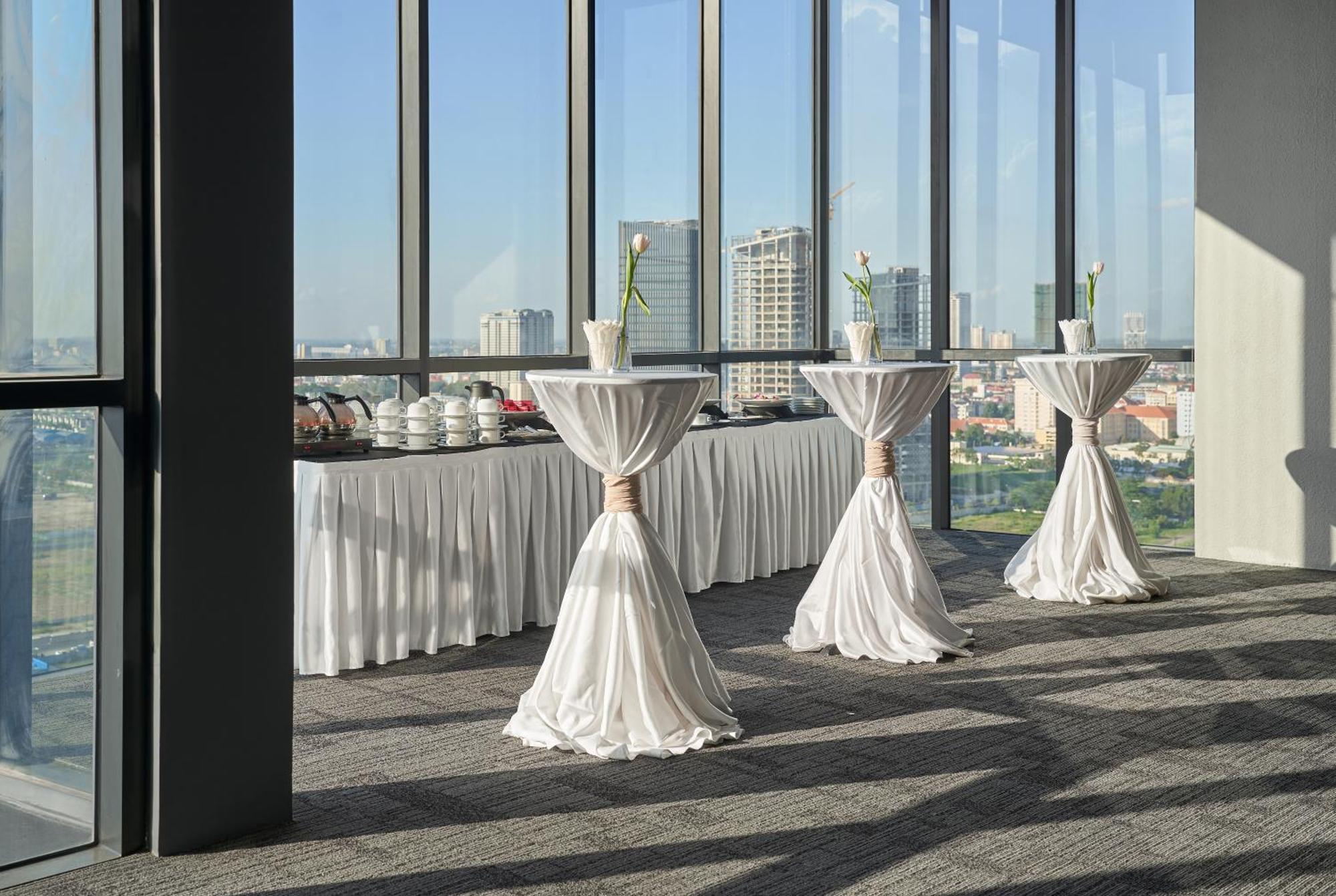 Luxcity Hotel & Apartment Phnom Penh Eksteriør bilde